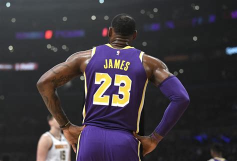 LeBron James gives jersey no. 23 to Anthony Davis as he returns to 6 ...