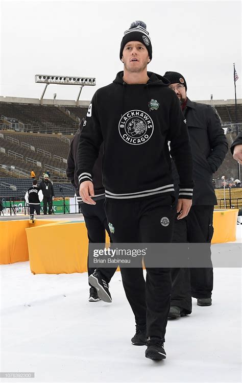 News Photo : Jonathan Toews of the Chicago Blackhawks walks on ...