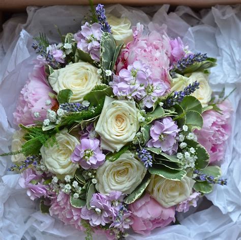 Wedding Flowers Blog: Carly's Summer Wedding Flowers, Montague Arms, Beaulieu