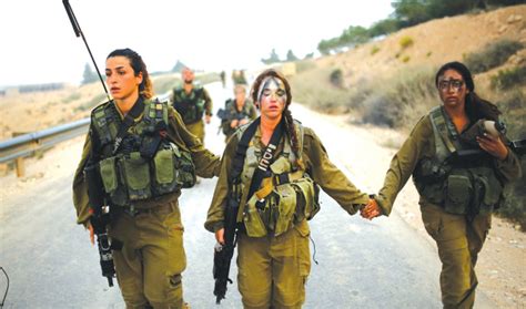 Women in combat: IDF soldiers on guard over Passover - Israel News ...