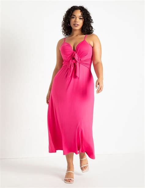 Sleek & Stylish Plus Size Wrap Dresses Perfect For Holiday Parties