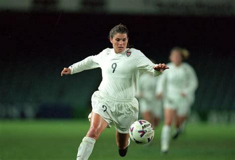 Mia Hamm On The 2000 Sydney Olympics & Breaking Scoring Records At Age 28