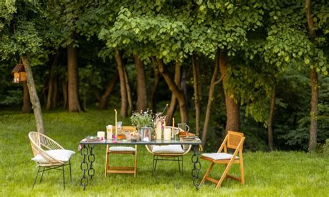 Outdoor Dining Table Decor Ideas - Arzu Hom