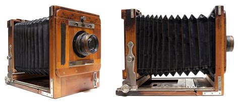 First Camera Invented By Alexander Wolcott