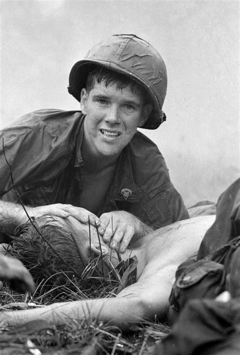 War is Hell, Cruel and awesome photos of the Vietnam war. - Rool's speurtocht