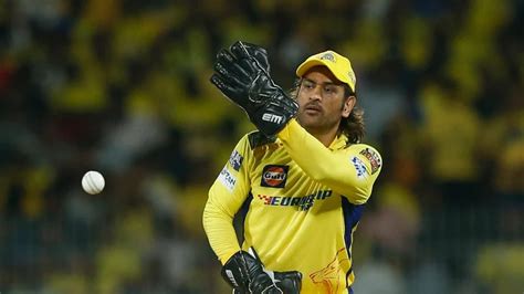 MS Dhoni Catch Video, CSK Vs GT, IPL 2024: Thala Dives Full Length To ...