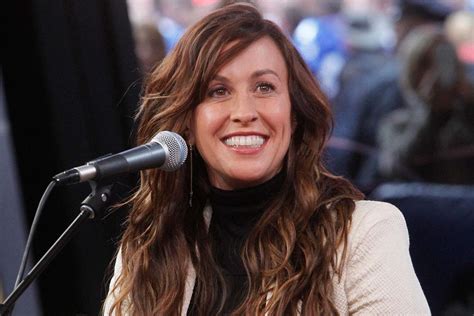 Alanis Morissette announces 'Jagged Little Pill' 25th anniversary tour ...