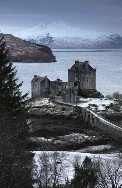 Eilean Donan Castle in winter,Scotland | Beautiful Homes and Vacation…