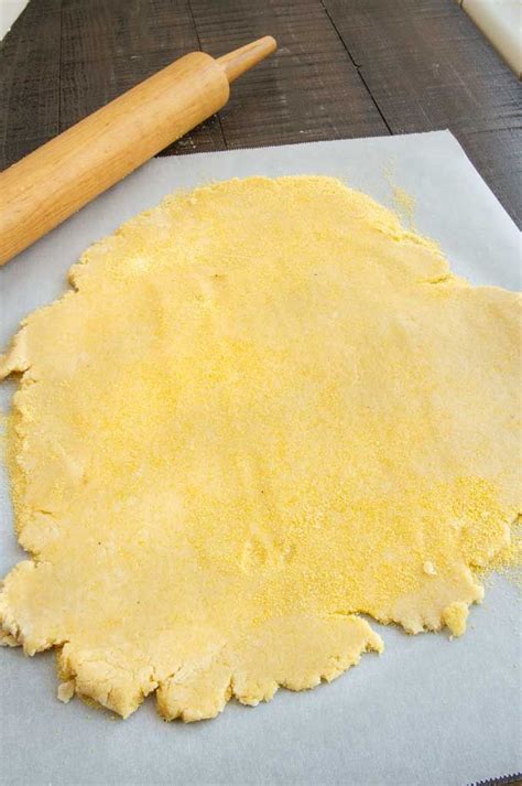 This easy cornmeal crust comes together in minutes and gives a rustic looking crust for pies ...