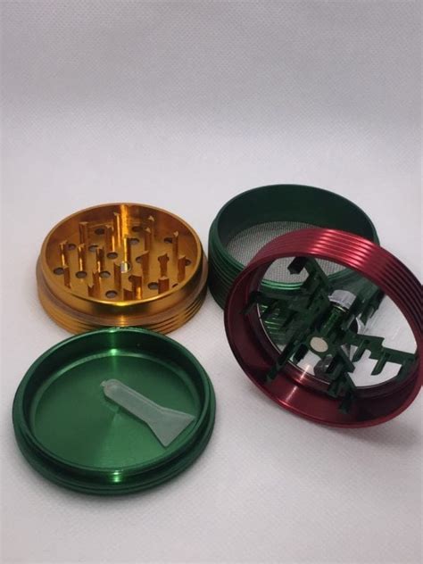 2 Inch Red Gold and Green Metal 4 Pieces Spice grinder – Weed Grinder