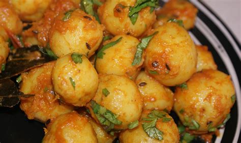 From Shukto To Mochar Ghonto, Here Are 15 Bengali Vegetarian Dishes For ...