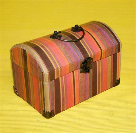 Cardboard Luggage / Suitcase Box with Metal Lock and Handle for Storing ...