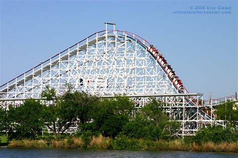 Classic Wood Roller Coaster | Judge Roy Scream, Six Flags Over Texas