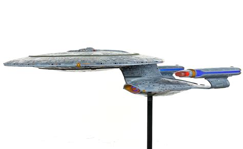 At Auction: Star Trek, WOW! STAR TREK THE NEW GENERATION U.S.S. ENTERPRISE NCC-1701-D 1:650 SCALE