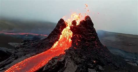 Guy Flew Drone Into Iceland Volcano Eruption, Shot Incredible Video