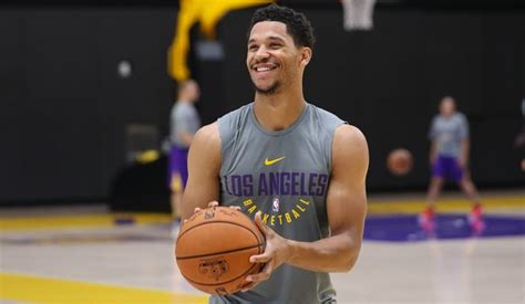 Josh Hart Sets Sights On Defense Ahead of Rookie Year | NBA.com