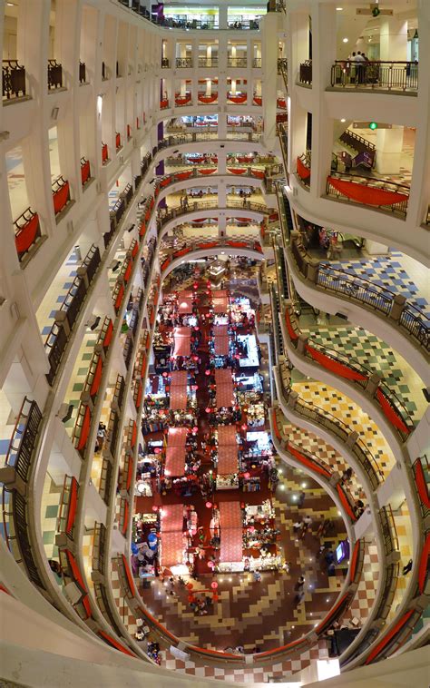 File:Berjaya Times Square atrium.jpg - Wikimedia Commons