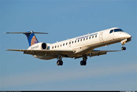 Cockpit Of Embraer Erj 145 Delta Airlines Jet Plane F - vrogue.co