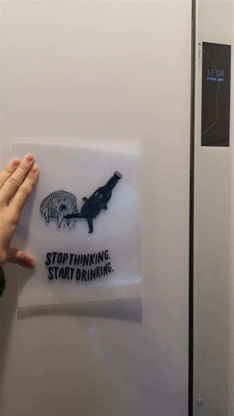 Stop Thinking Start Drinking Fridgemanget par ThinkArtWork ...