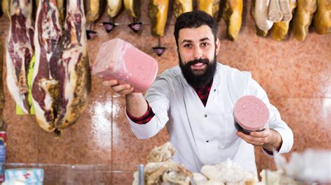 8 Best And 8 Worst Cuts Of Meat To Buy In A Butcher's Shop