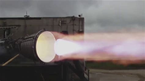 SpaceX - Raptor Vacuum engine test fire - YouTube