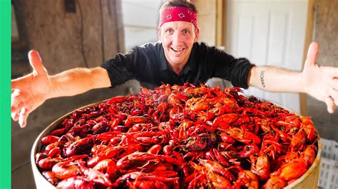 Boiling 10,000 Crawfish!!! Epic Louisiana Crawfish Throw Down in Cajun ...