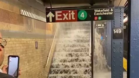 New York Subway Station Floods During Heavy Rainfall - Videos from The Weather Channel