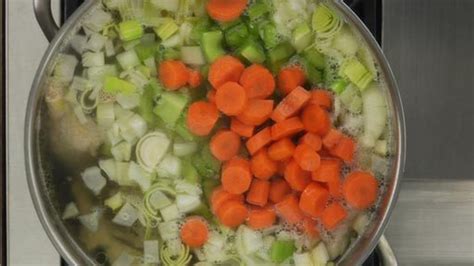 How To Make Your Own Beef Chicken Or Veggie Stock Myrecipes