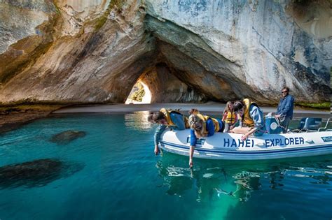 HAHEI EXPLORER Scenic Boat Cruises to Cathedral Cove