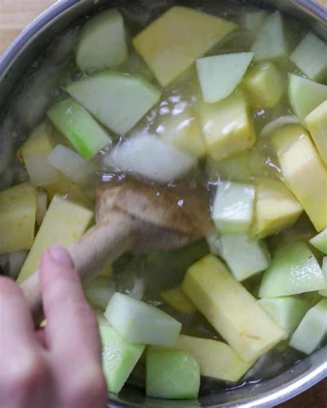 Rutabaga Soup with Smoked Cheddar and Rosemary - How To Make Dinner