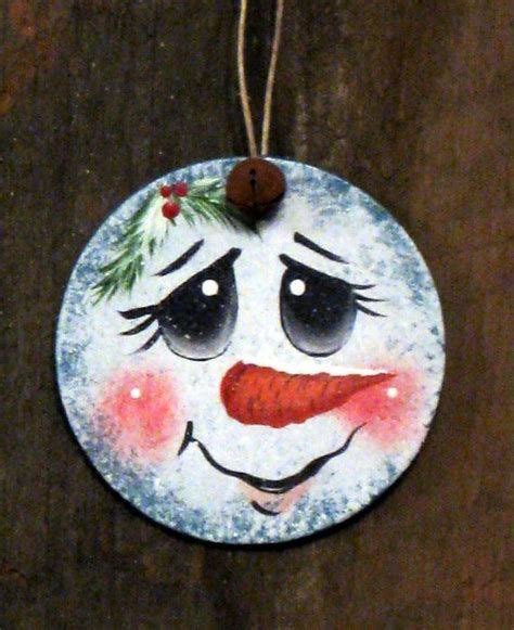 Images | Painted ornaments, Hand painted ornaments, Xmas crafts