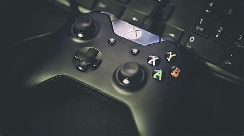 Black Xbox One controller on black keyboard HD wallpaper | Wallpaper Flare