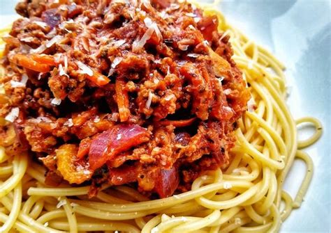 Spaghetti Bolognese (With Turkey Mince) Recipe by Natalie Marten ...