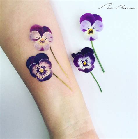 Tatuajes de flores tan realistas que querrás hacerte todo un ramillete | Tatouage de pensée ...