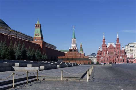 Premium Photo | Red square and lenin mausoleum in moscow