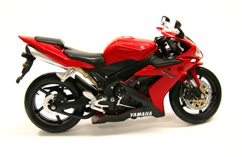 File:2004 Yamaha R1 Model red.jpg - Wikipedia