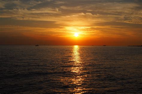 ship, Glow, Sky, Seascape, Sunset, Sea, Ocean Wallpapers HD / Desktop and Mobile Backgrounds