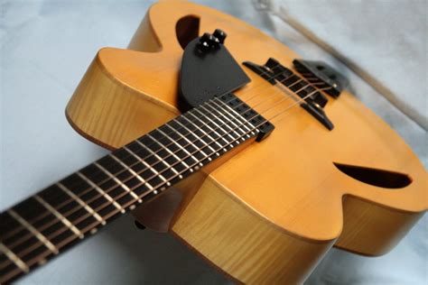 Maple Archtop – Fabio Ragghianti Liutaio