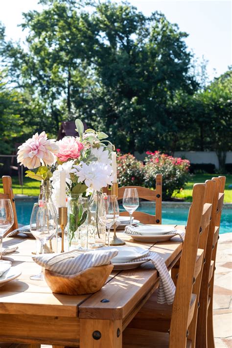 The Best Outdoor Table Decor Ideas for Easy Summer Parties