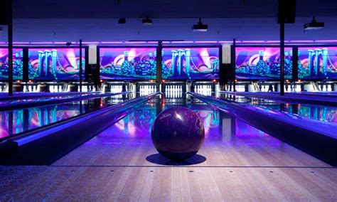 How to Go on a Bowling Date | WeLoveDates