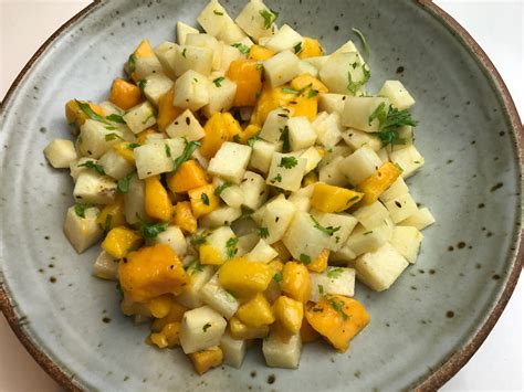 Mango & Jicama Salad - Veggiecurean