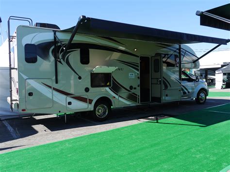 2016 Chateau Motorhomes: Class C RV by Thor Motor Coach | Class c rv ...