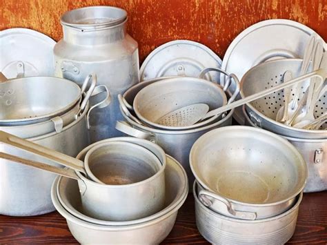 Here's why cooking with aluminium cookware is considered dangerous