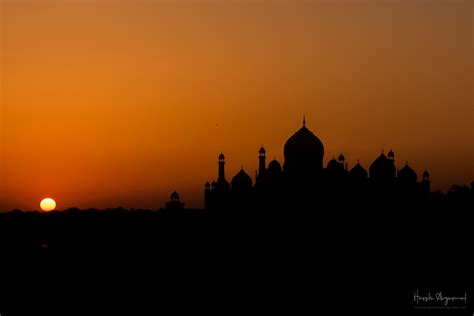 Experience the Taj Mahal at Sunrise Tour