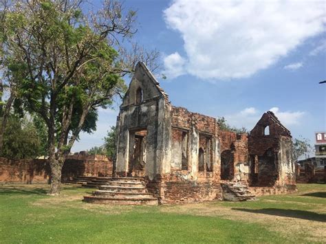 Lopburi Historical Park Tour from Bangkok - TakeMeTour