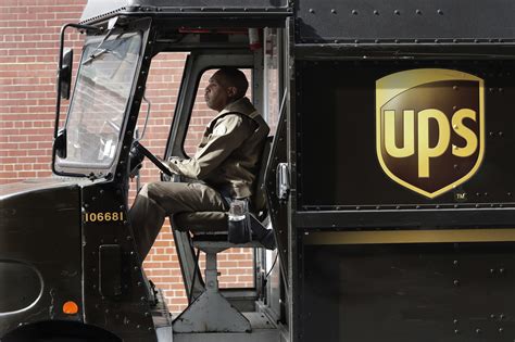 UPS Delays Mount as Online Shopping Hobbles Courier's Network ...