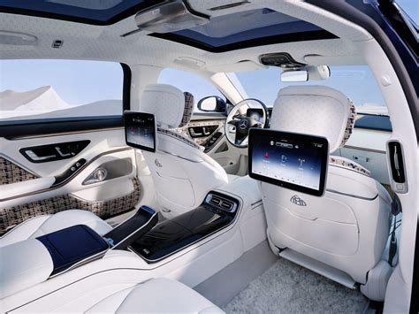 2023 Mercedes-Maybach S680 Haute Voiture Mercedes Maybach, Luxury Car Interior, Luxury Cars ...