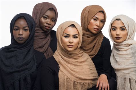 A Muslim Blogger Designed a Line of Hijabs for All Skin Tones | Glamour