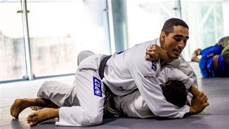 The 3 Best Positions To Set Up The Guillotine From In BJJ - Evolve Daily