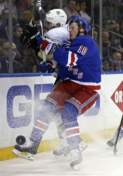 Rangers Re-Sign J.T. Miller